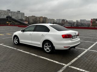 2013 Volkswagen Jetta VI, белый, 950000 рублей, вид 2