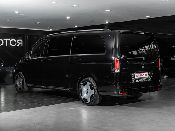 2026 Mercedes-Benz V-Класс 300 d экстра длинный III (W447) Рестайлинг 2, чёрный - вид 4