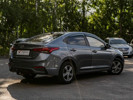 2019 Hyundai Solaris II, серый, 1087000 рублей, вид 2