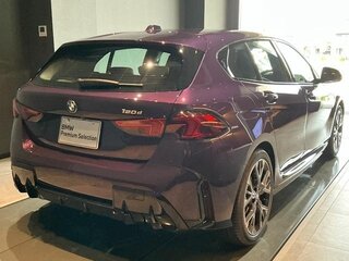 2026 BMW 1 серии 118d IV (F70), фиолетовый, 4092777 рублей, вид 4