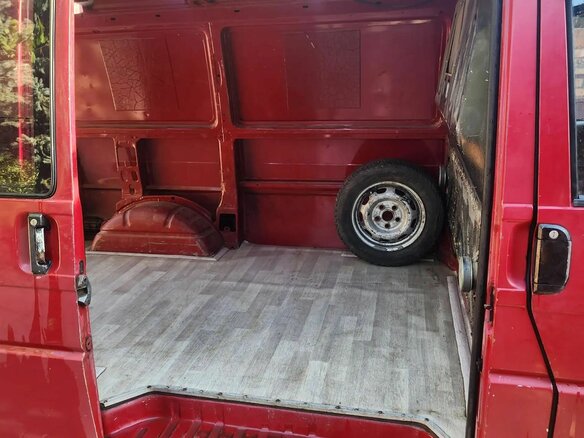 1990 Volkswagen Transporter, красный, 550000 рублей - вид 5