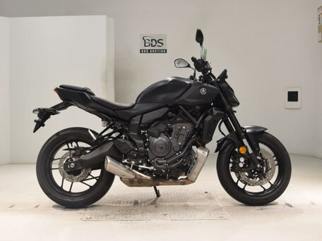 2025 Yamaha MT-07 (FZ-07), чёрный, 950000 рублей, вид 1