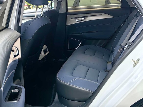 2023 Geely Geometry A, белый, 1650000 рублей - вид 12