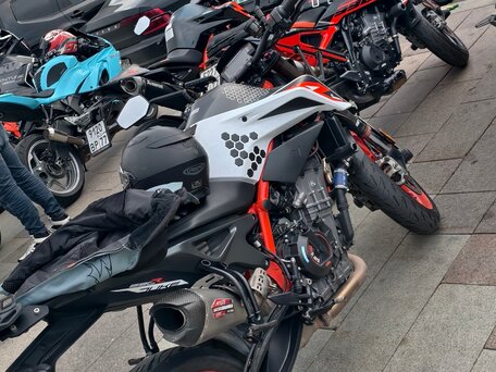 2020 KTM 890 Duke R, белый, 790000 рублей, вид 2