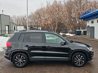 2015 Volkswagen Tiguan I Рестайлинг, чёрный, 1450000 рублей, вид 4