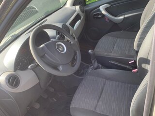 2011 Renault Sandero I, бежевый, 620000 рублей, вид 4