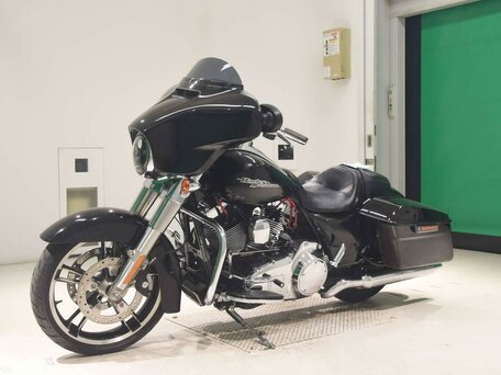 2014 Harley-Davidson Street Glide, чёрный, 1399000 рублей, вид 4