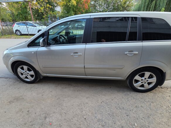 2011 Opel Zafira B Рестайлинг, бежевый, 645000 рублей - вид 8