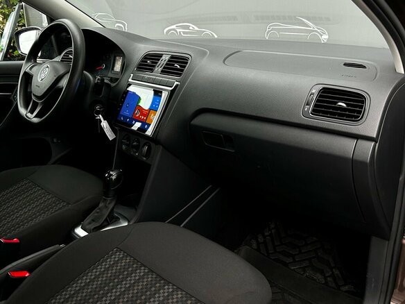2017 Volkswagen Polo V Рестайлинг, коричневый, 998700 рублей - вид 6