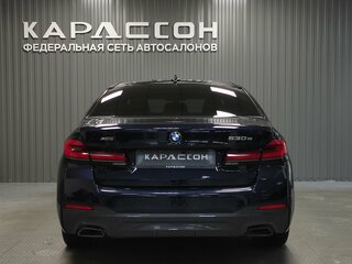 2021 BMW 5 серии 530e xDrive VII (G30/G31/G38) Рестайлинг, синий, 4700000 рублей, вид 4