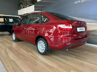 2026 Lada (ВАЗ) Granta I Рестайлинг, красный, 1037000 рублей, вид 3