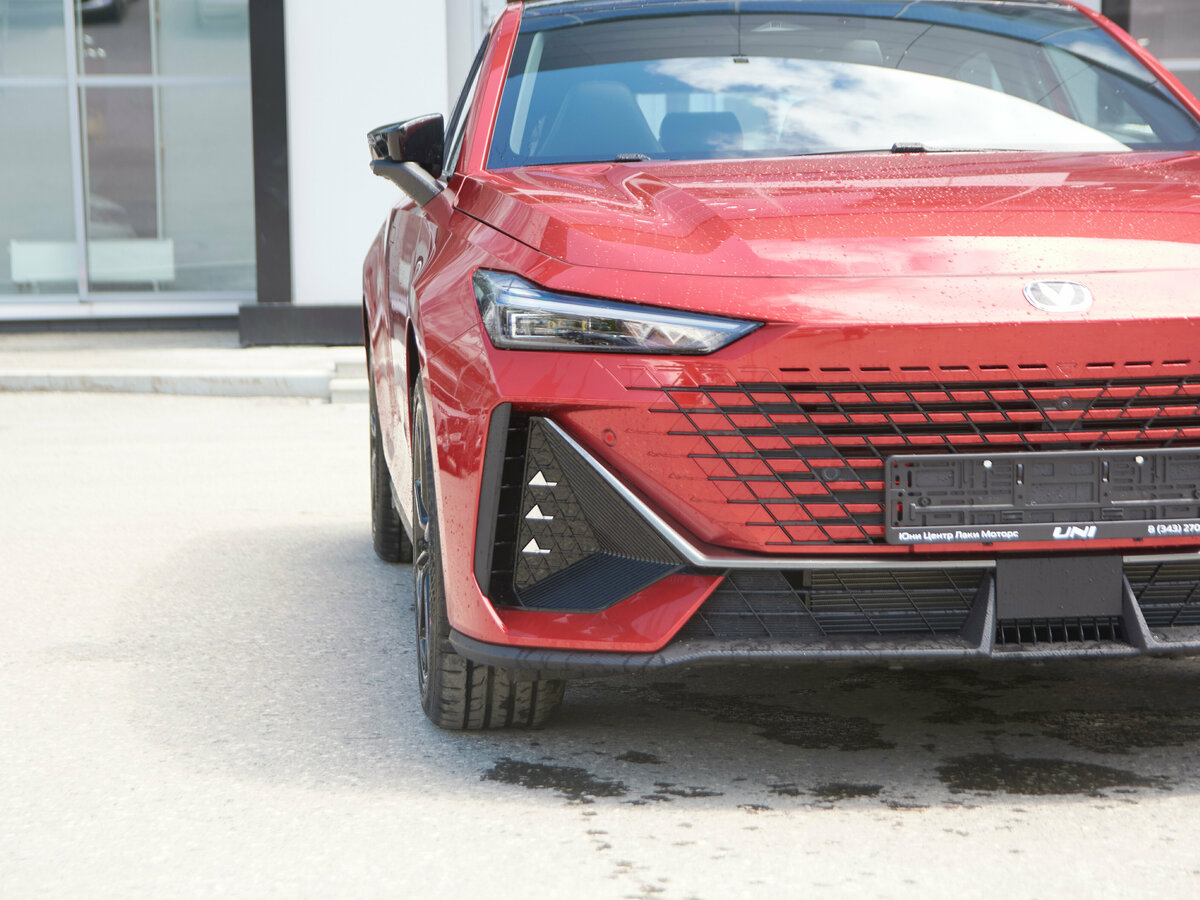 Открыть фотографии: Changan UNI-V I