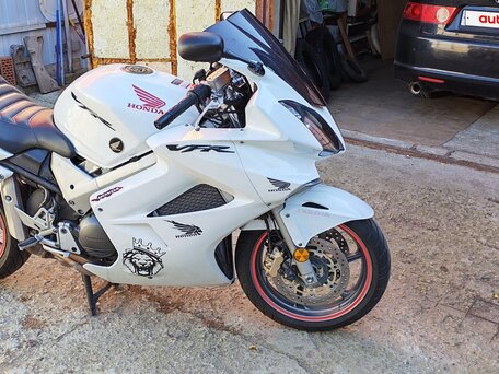 2006 Honda VFR 800, белый, 550000 рублей, вид 4