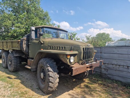 1992 Урал 4320, зелёный, 1100000 рублей, вид 2