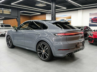 2026 Porsche Cayenne Coupé III Рестайлинг, серый, 19990000 рублей, вид 4