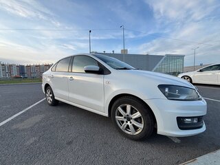 2016 Volkswagen Polo V Рестайлинг, белый, 950000 рублей, вид 2