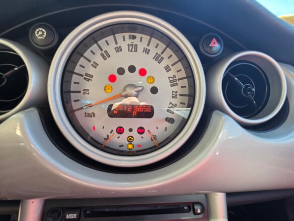 2002 Mini Hatch One I (R50), красный, 550000 рублей - вид 11