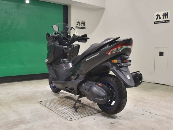 2022 Suzuki Burgman (SkyWave) 400, чёрный - вид 5
