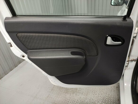 2009 Renault Logan I, белый - вид 13