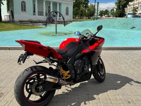 2013 Yamaha YZF-R1, красный, 800000 рублей, вид 2