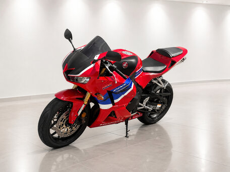 2023 Honda CBR 600RR, красный, 870019 рублей, вид 3