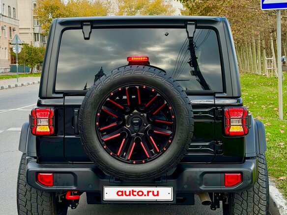 2022 Jeep Wrangler IV (JL), чёрный, 5900000 рублей - вид 3