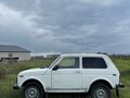 1999 Lada (ВАЗ) 2121 (4x4) I Рестайлинг, белый, 210000 рублей - вид 4