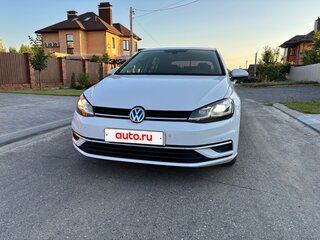 2017 Volkswagen Golf VII Рестайлинг, белый, 1450000 рублей, вид 2