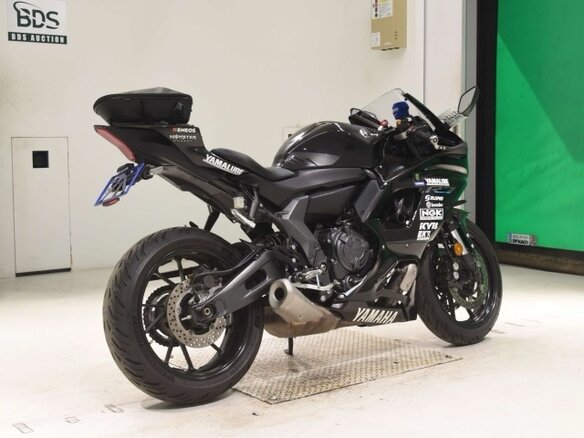 2022 Yamaha YZF-R7, чёрный, 800000 рублей - вид 4