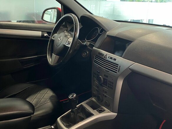 2011 Opel Astra H Рестайлинг, красный, 447000 рублей - вид 12