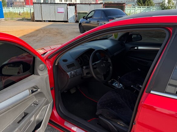 2008 Opel Astra H Рестайлинг, красный, 250000 рублей - вид 12