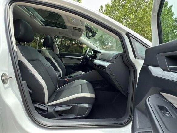 2022 Volkswagen Golf VIII, белый - вид 8