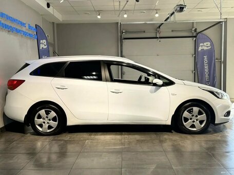 2014 Kia Ceed II, белый, 965000 рублей, вид 4