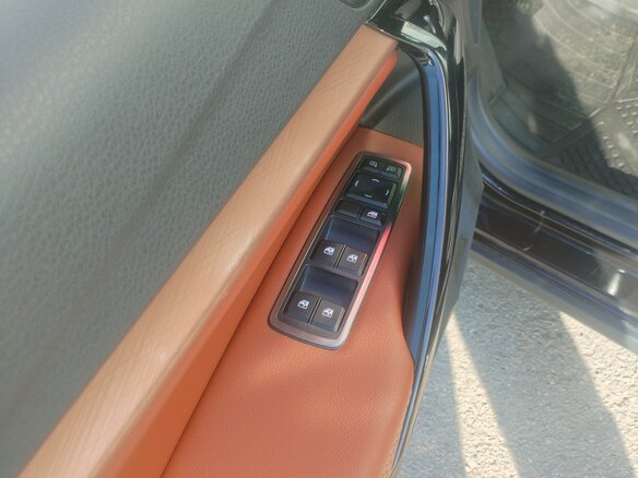 2025 Lada (ВАЗ) Vesta SW Cross I Рестайлинг (NG), чёрный, 1700000 рублей - вид 7