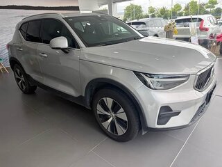 2024 Volvo XC40 I Рестайлинг, белый, 3085339 рублей, вид 3