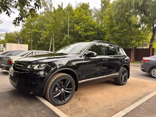 2011 Volkswagen Touareg II, чёрный, 1900000 рублей, вид 2