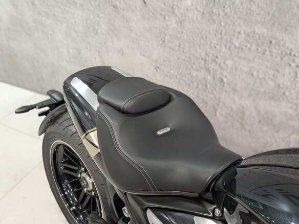 2020 Triumph Rocket III, чёрный, 3900000 рублей - вид 10