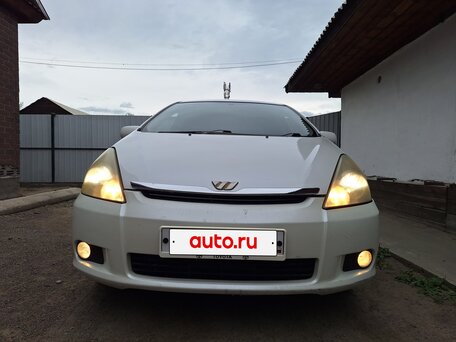 2004 Toyota Wish I, белый, 650000 рублей, вид 1