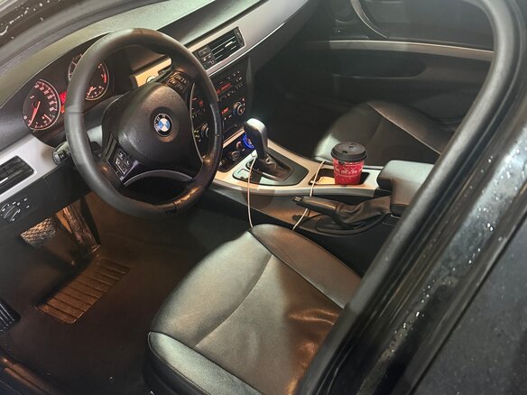 2008 BMW 3 серии 325i V (E90/E91/E92/E93), чёрный, 700000 рублей - вид 4