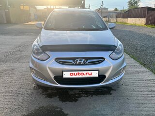 2013 Hyundai Solaris I, серебристый, 775000 рублей, вид 1