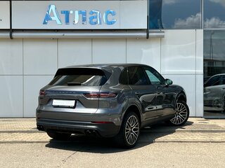 2020 Porsche Cayenne III, серый, 5990000 рублей, вид 2
