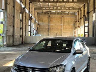 2016 Volkswagen Polo V Рестайлинг, серебристый, 1070000 рублей, вид 3