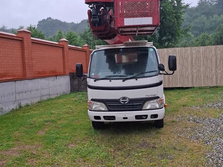 2010 Hino Series 300, белый, 5500000 рублей, вид 1