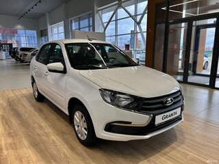 2026 Lada (ВАЗ) Granta I Рестайлинг, белый, 1101000 рублей, вид 3