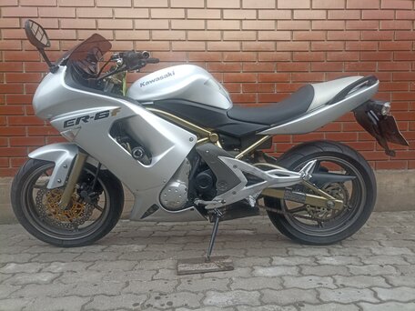 2007 Kawasaki ER-6F (Ninja 650R), серебристый, 310000 рублей, вид 2