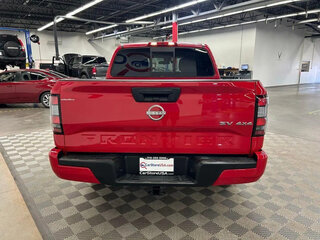2022 Nissan Frontier Crew Cab LWB III (D41), красный, 4418000 рублей, вид 4