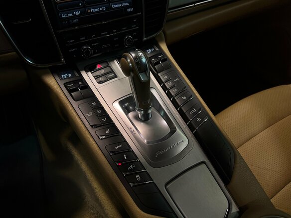 2011 Porsche Panamera 4 I, красный, 2350000 рублей - вид 18