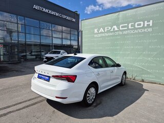 2021 Skoda Octavia IV (A8), белый, 2320000 рублей, вид 2