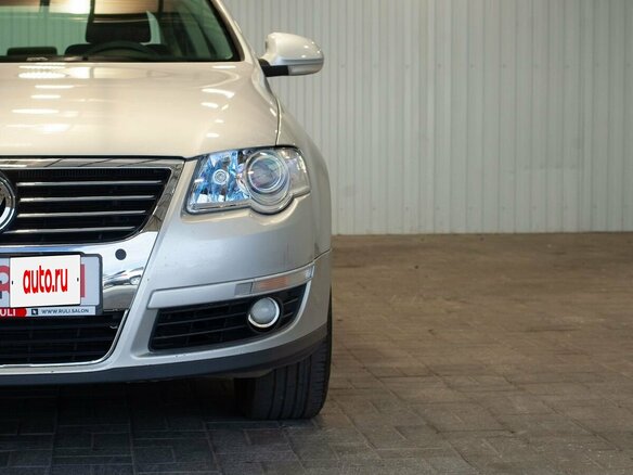 2010 Volkswagen Passat B6, серебристый, 820000 рублей - вид 5