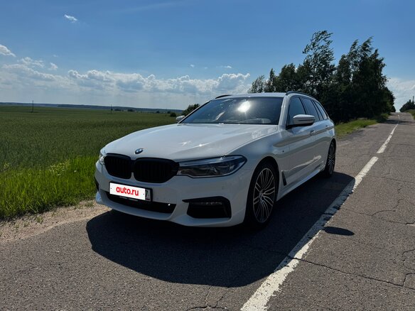 2019 BMW 5 серии 530d xDrive VII (G30/G31/G38), белый, 4200000 рублей - вид 1